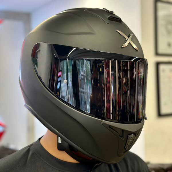 X Helmet- X1 Matt Black (Free Black Visor+Key Ring)