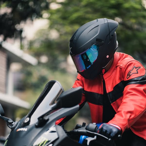 GearX X2- Matt Black (Free Smoke Visor & Spoiler) - Image 4
